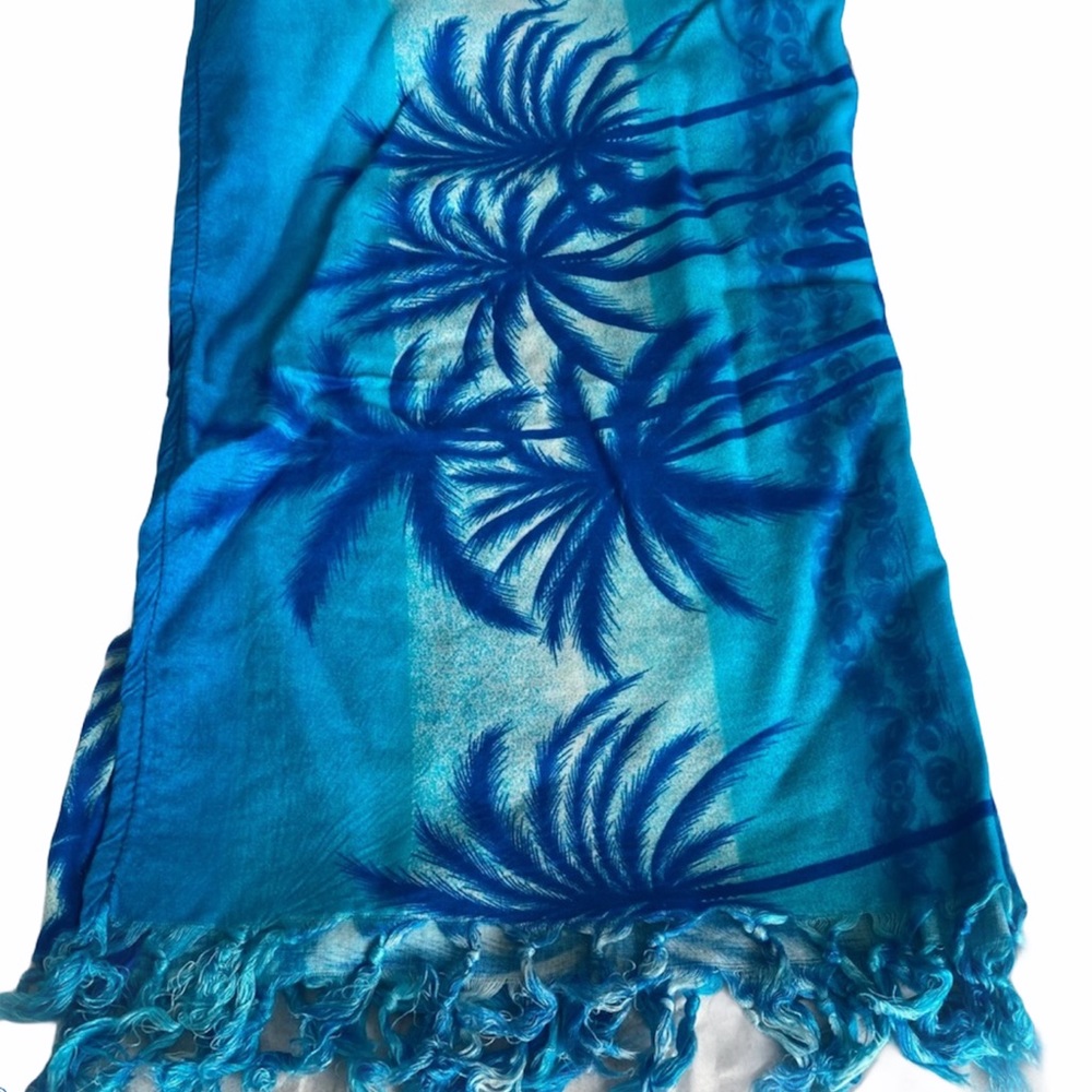 ⭐️2/$5 🆕 NWOT Blue Sarong